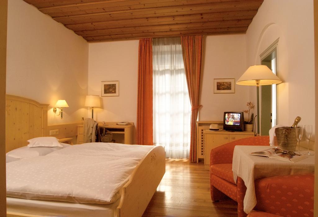 Romantik Hotel Post 노바레반떼 외부 사진