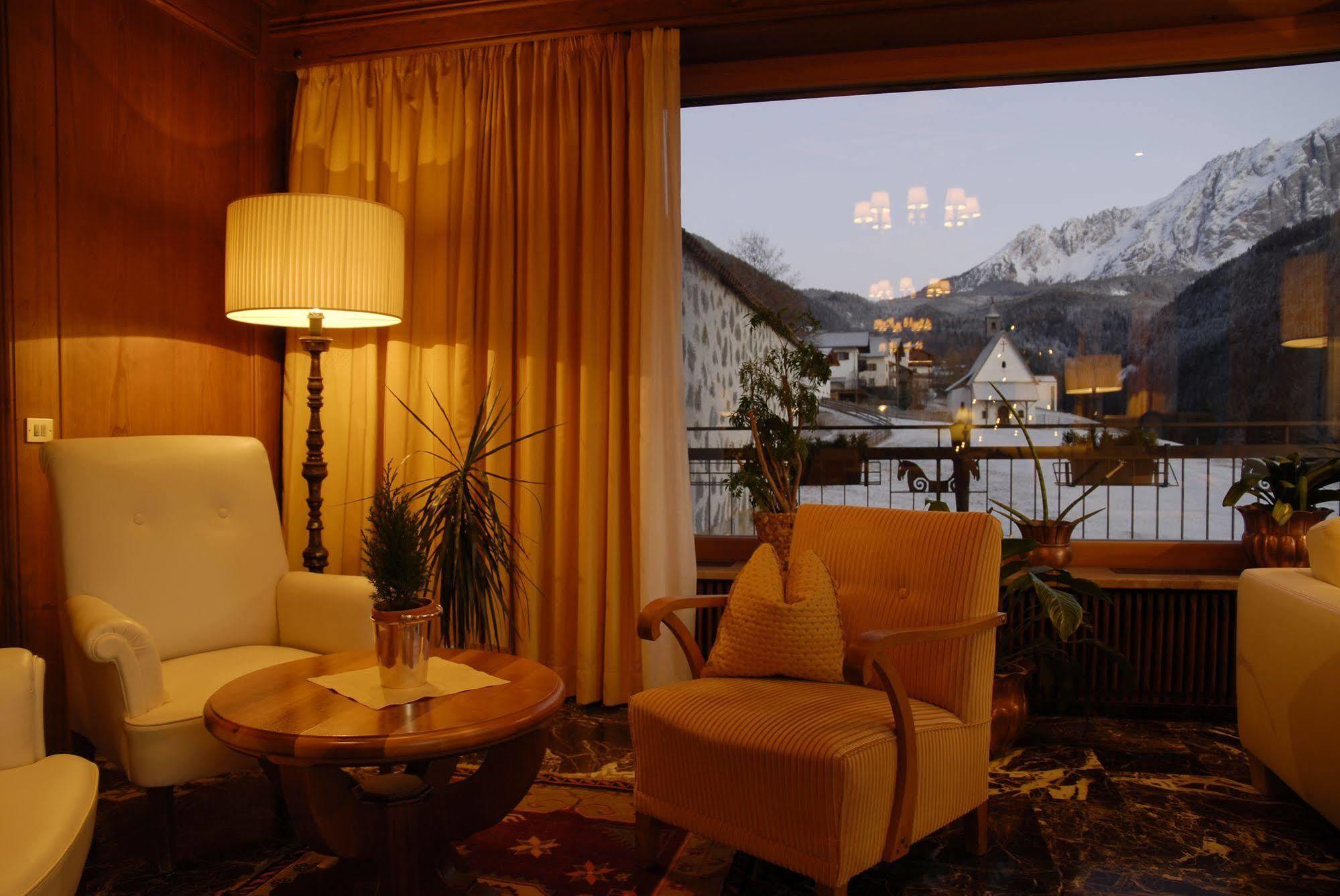 Romantik Hotel Post 노바레반떼 외부 사진