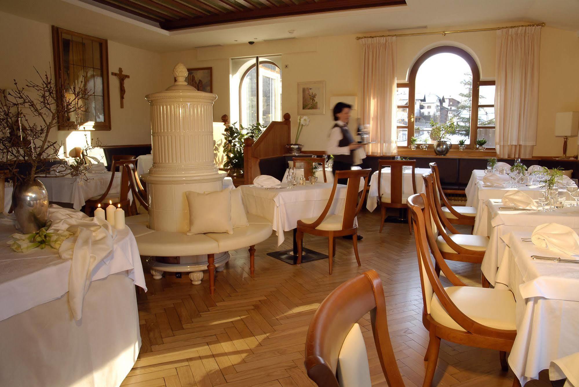 Romantik Hotel Post 노바레반떼 레스토랑 사진