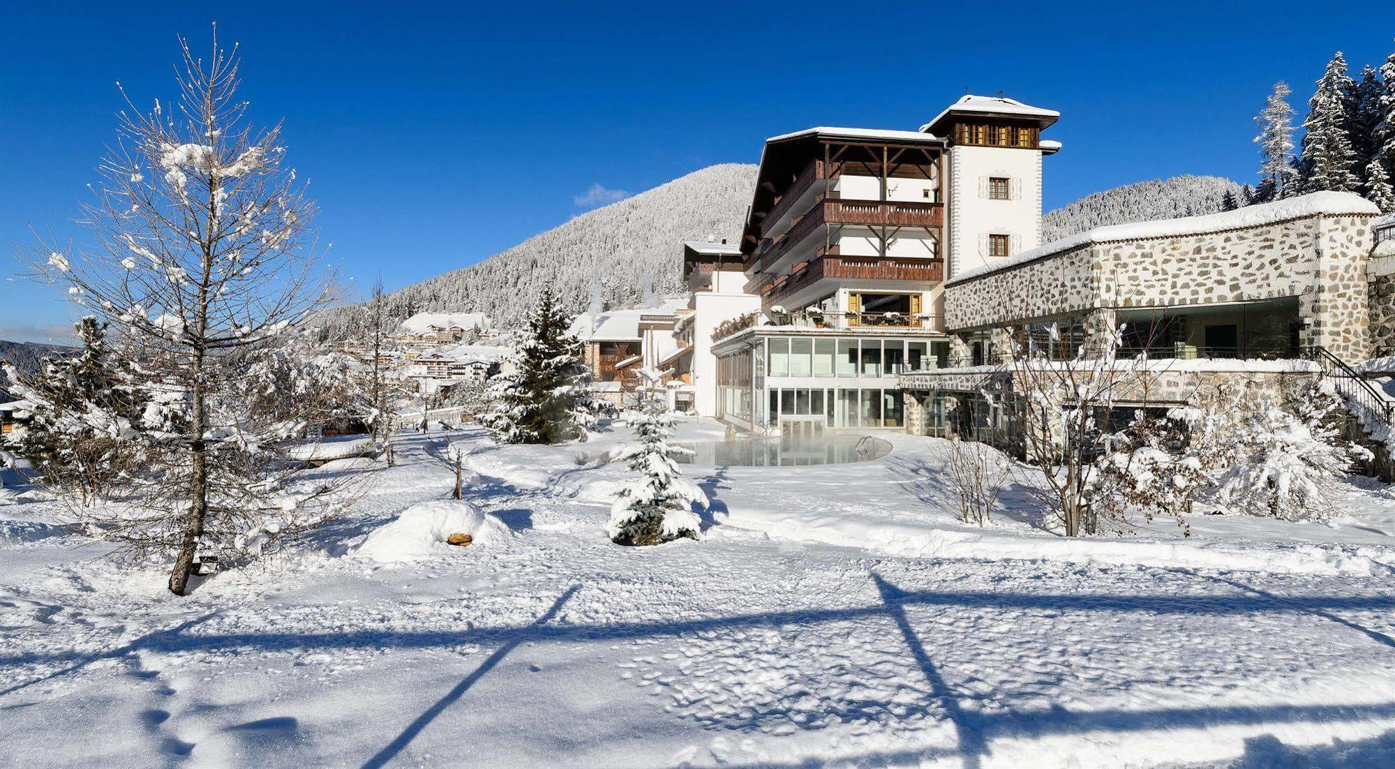 Romantik Hotel Post 노바레반떼 외부 사진